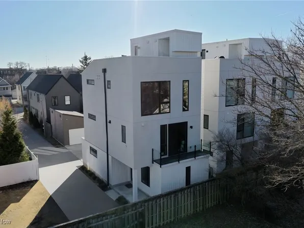 2017 Follett Ct, Cleveland, OH 44113