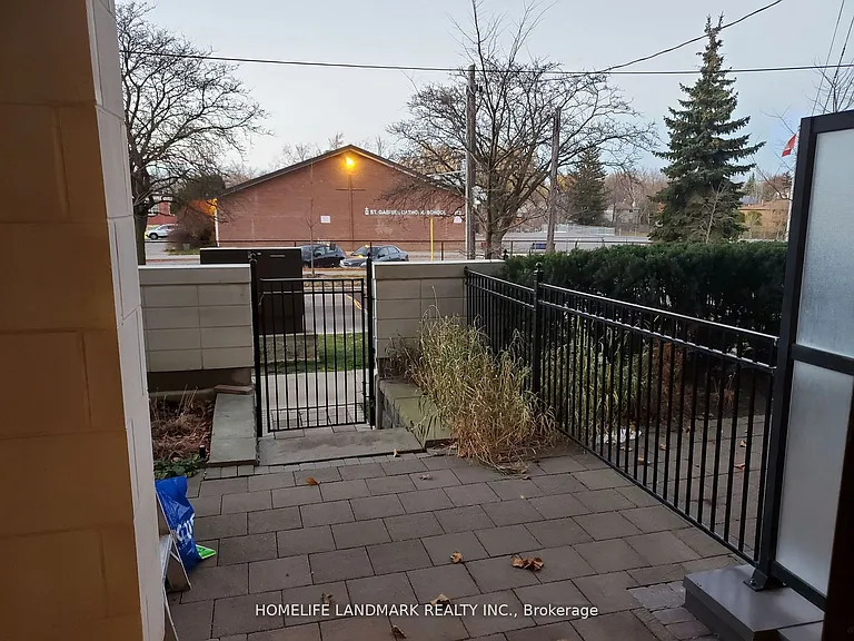 21 Clairtrell Rd #116 — Photo 2