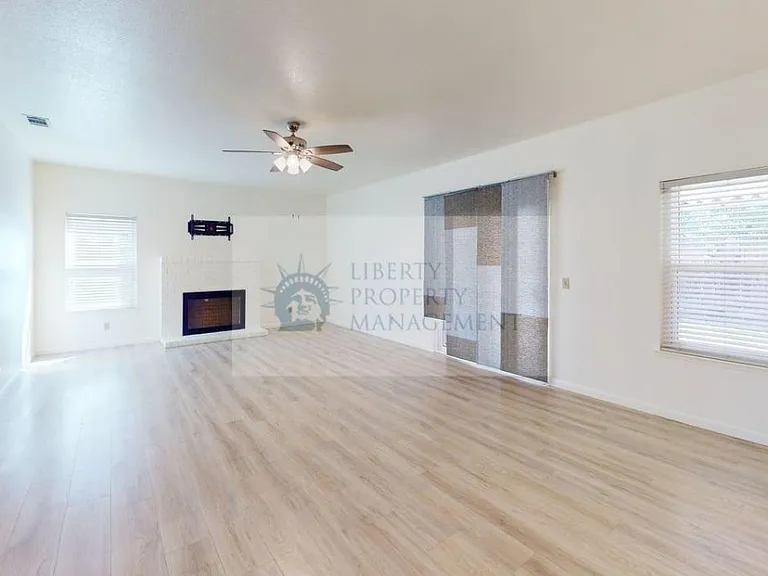 3936 Felton Way — Photo 4