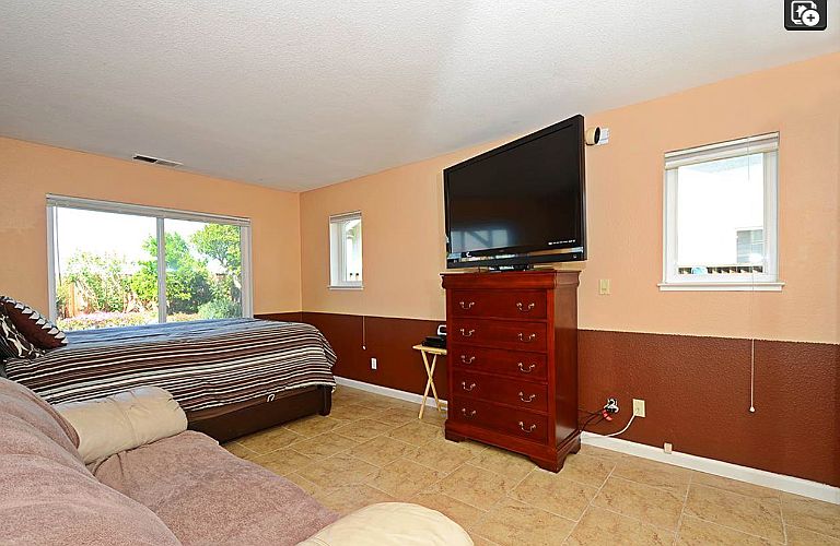 1st image of 3721 Farnham Ln