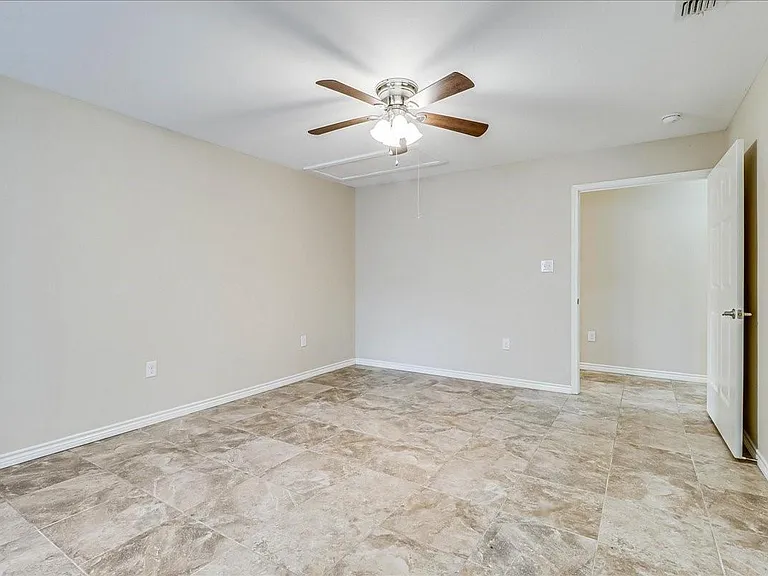 2111 E Lott Ave — Photo 33