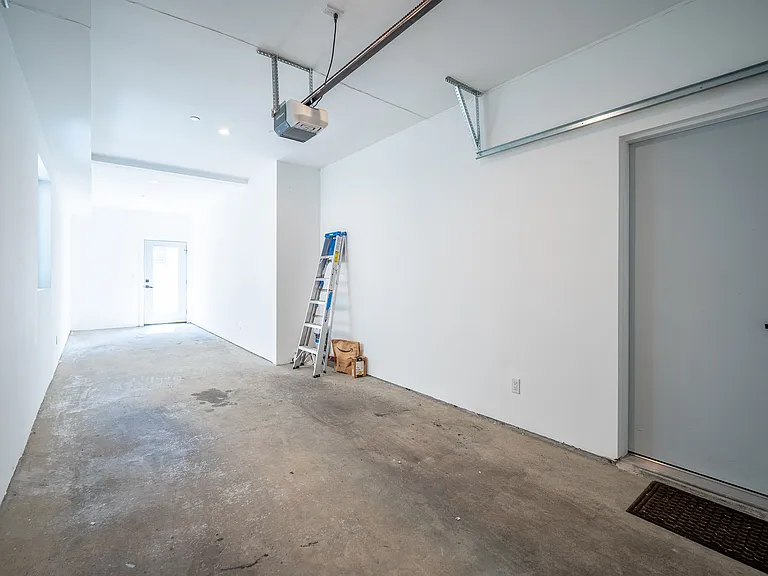 246 1/2 N Dillon St #246-1/2 — Photo 29
