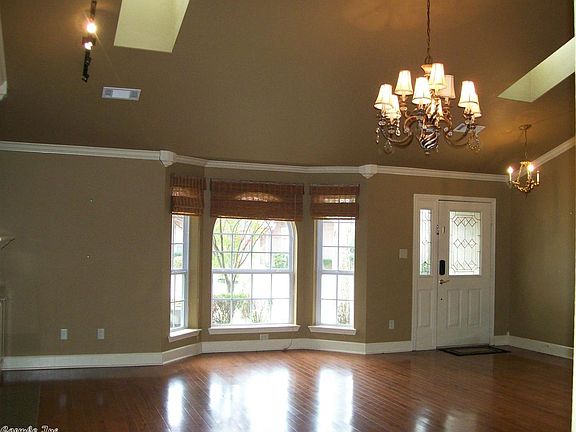 5th image of 112 Southpark Pl