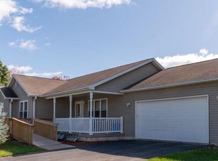 404 W North St, Creston, IL 60113