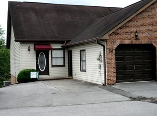 206 Gray Station Rd, Johnson City, TN 37615