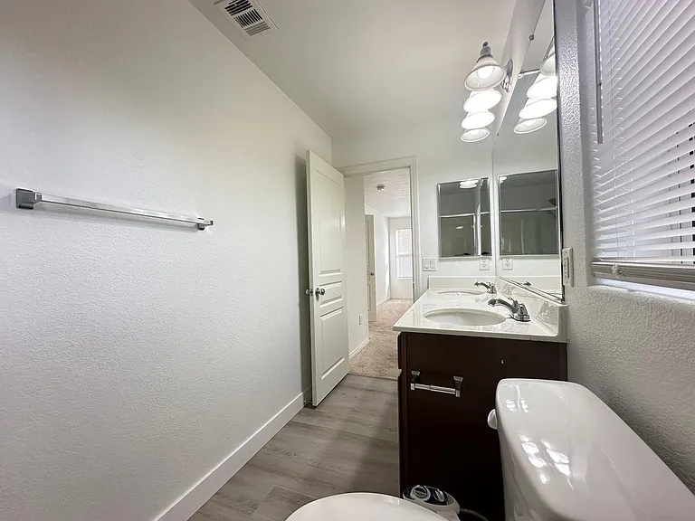4859 Golden Shimmer Ave — Photo 15