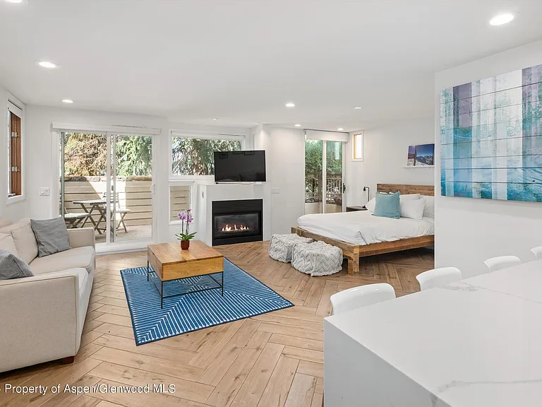 819 E Hyman Ave #3 — Photo 5