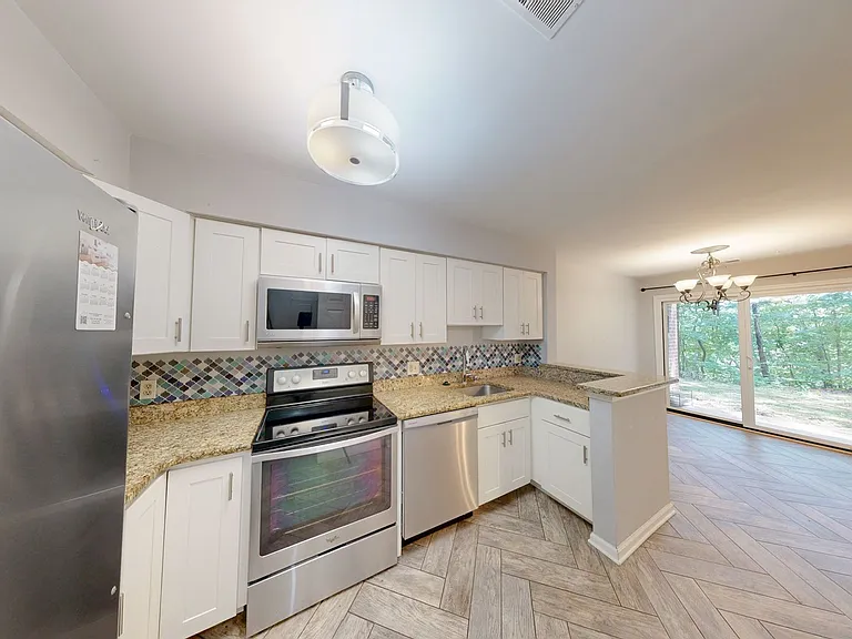 11100 Beaver Trail Ct — Photo 2