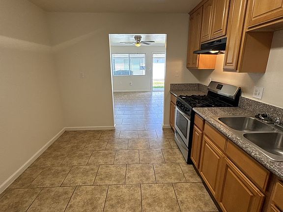 4th image of 1613-1617 E Douglas Ct #1613