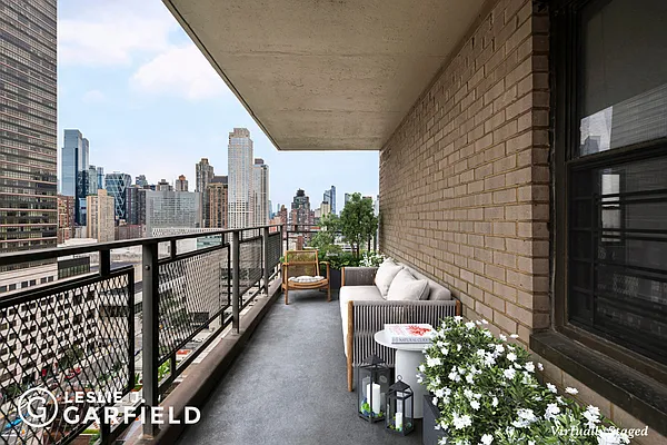 Sold by Leslie J. Garfield | media 14