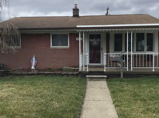 26601 Roberta St, Roseville, MI 48066