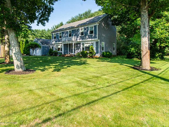 4th image of 524 Admirals Cir