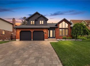 10 Rolling Acres Dr, Kitchener, ON N2A 3W6