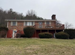 132 Mountain Edge Dr, Glen Morgan, WV 25813