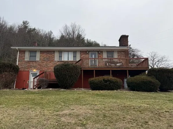 132 Mountain Edge Dr, Glen Morgan, WV 25813
