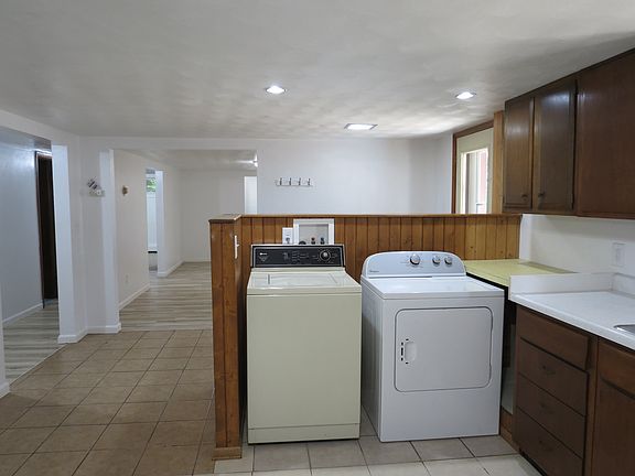 4th image of 860 Union St
