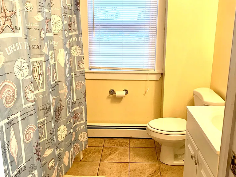 204 California Ave — Photo 17