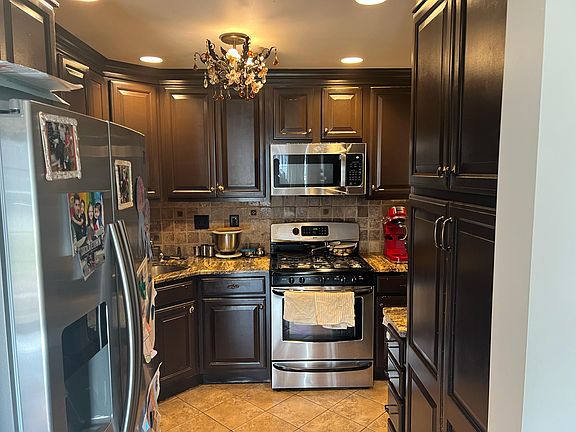 2nd image of 234 Kempsey Dr