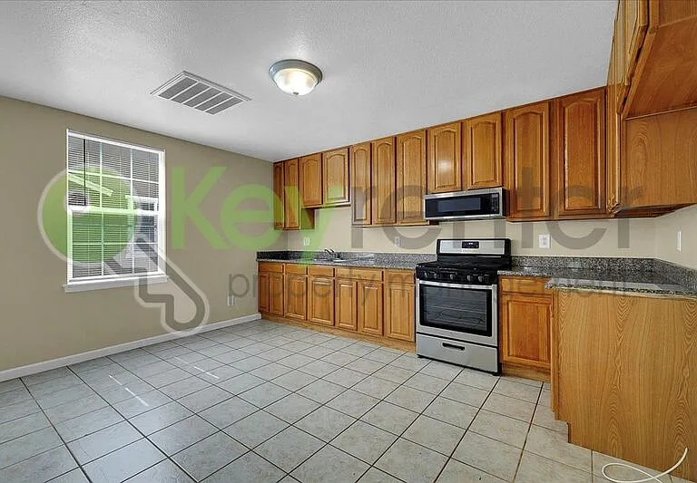 3220 2nd Ave — Photo 7