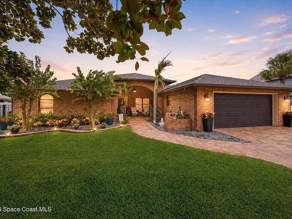1st image of 560 Sawgrass Cir