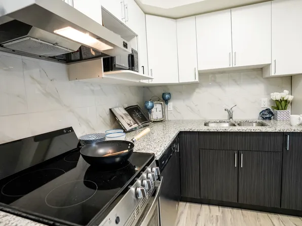 The LINQ (258 Lester St)