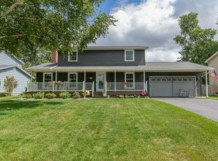 28 Stallion Cir, Rochester, NY 14626
