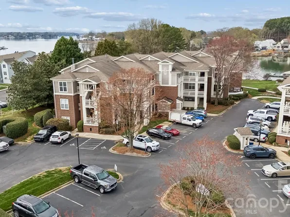 7844 Village Harbor Dr, Cornelius, NC 28031