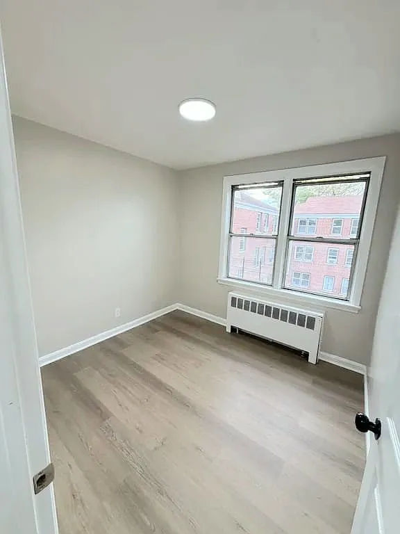 2 bed, 1.0 bath, $1,900 — Photo 2