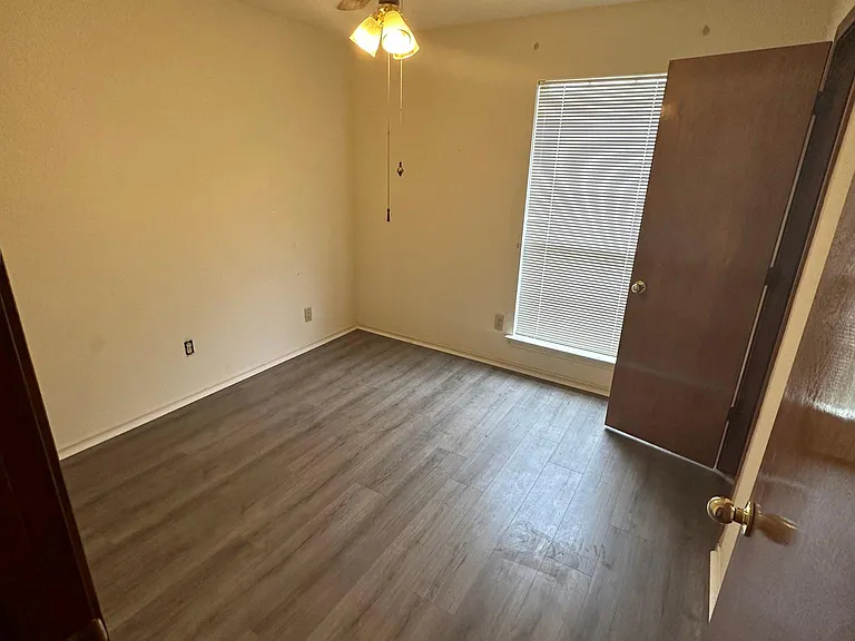 2151 McIntosh Dr — Photo 5