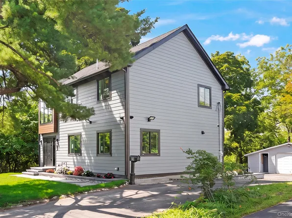 35 Harry Howard Avenue, Hudson, NY 12534