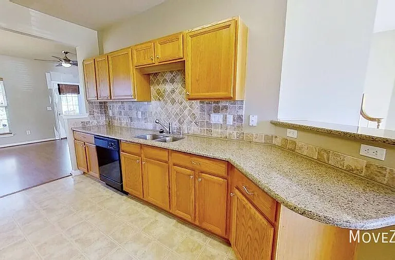 10835 Garden Oaks Ln — Photo 7