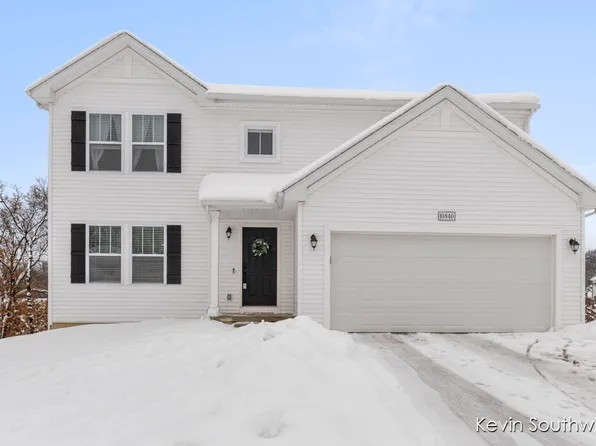 10840 Autumn Oak Dr, Lowell, MI 49331