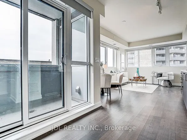501 Saint Clair Ave W #315, Toronto, ON M5P 0A2