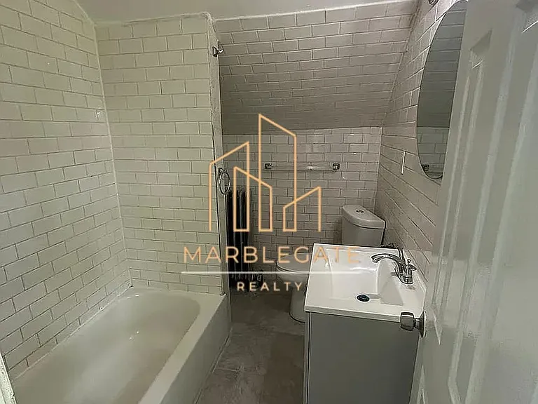 271 Seymour Ave #3C — Photo 4