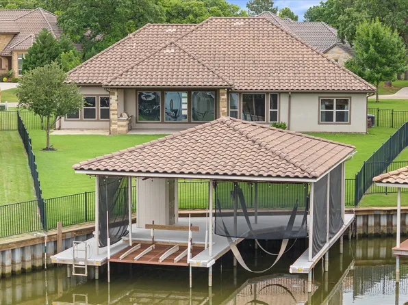 1209 Catalina Bay Blvd, Granbury, TX 76048