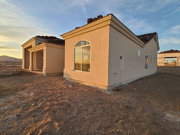 3rd image of 1707 E Sandra Dr