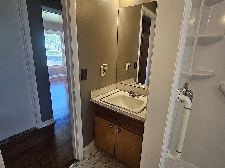311 Roberta Dr — Photo 8
