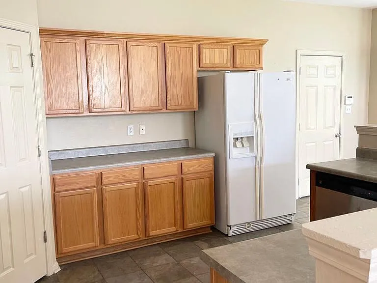 10037 Sandhill Ct — Photo 15