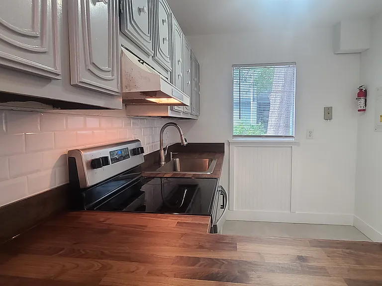 603 SW 75th St #102 — Photo 2