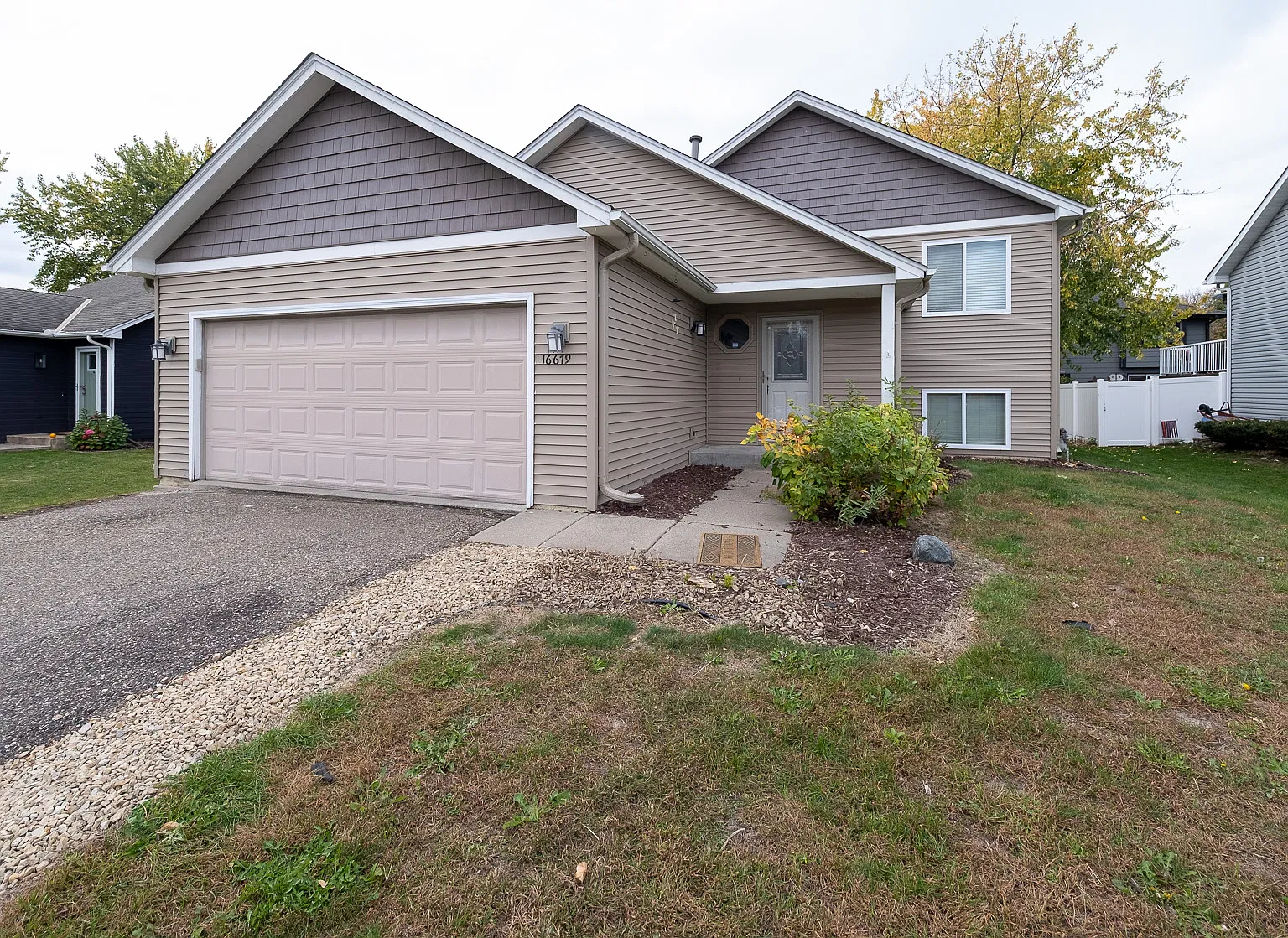 Javelin Avenue, Lakeville (16679) Ly Er1 **Tpo** - 1 — Photo 1