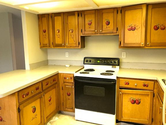 5th image of 9837 Ellis Dr