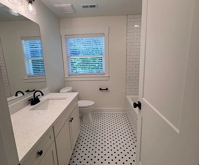2nd Floor Full Bath.