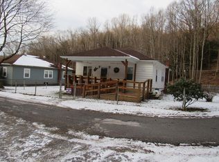 349 Whistle Post Cir, Crumpler, WV 24868