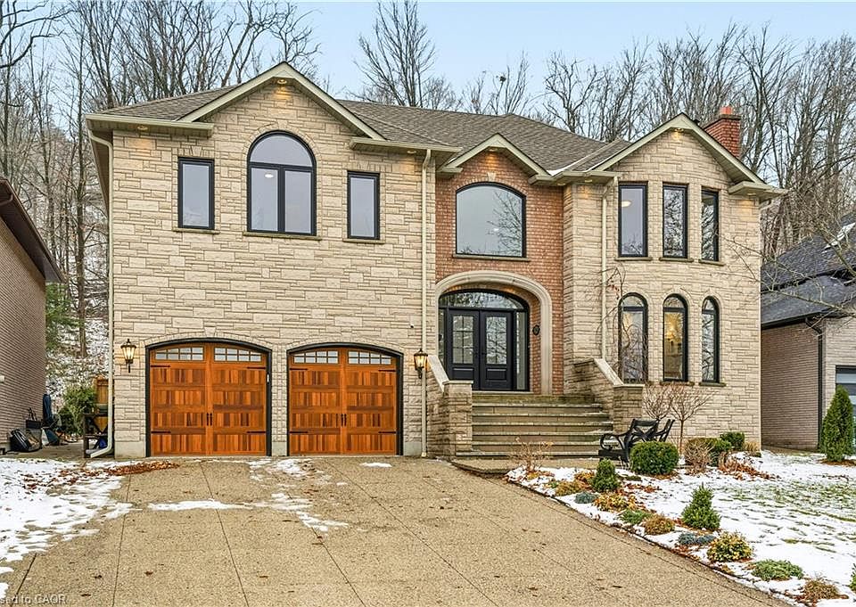 1st image of 82 Maple Dr