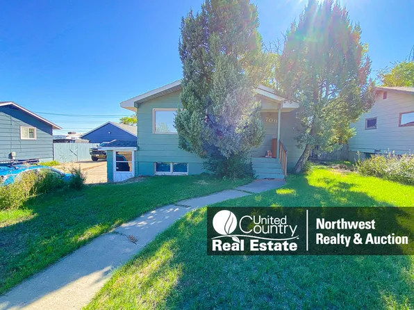 709 Knapp St, Wolf Point, MT 59201