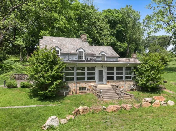 2545 Riverbend Rd, Allentown, PA 18103