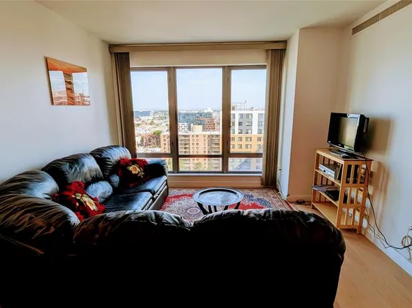 138-35 39th Avenue image 3 of 9