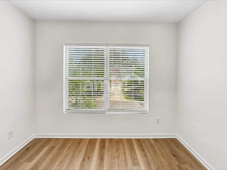 4108 Hampstead Village Dr — Photo 18