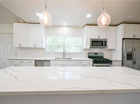 5th image of 401 Nursery Ave