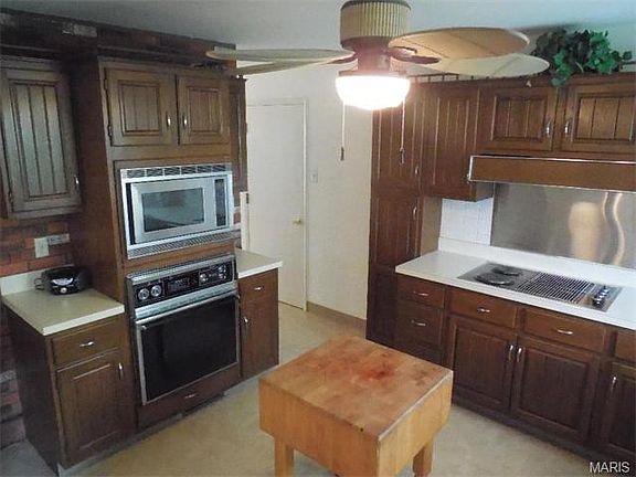 4th image of 739 Carriage Ln